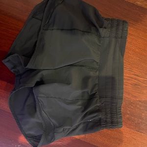 Black Lululemon Hottie Hot 2.5in